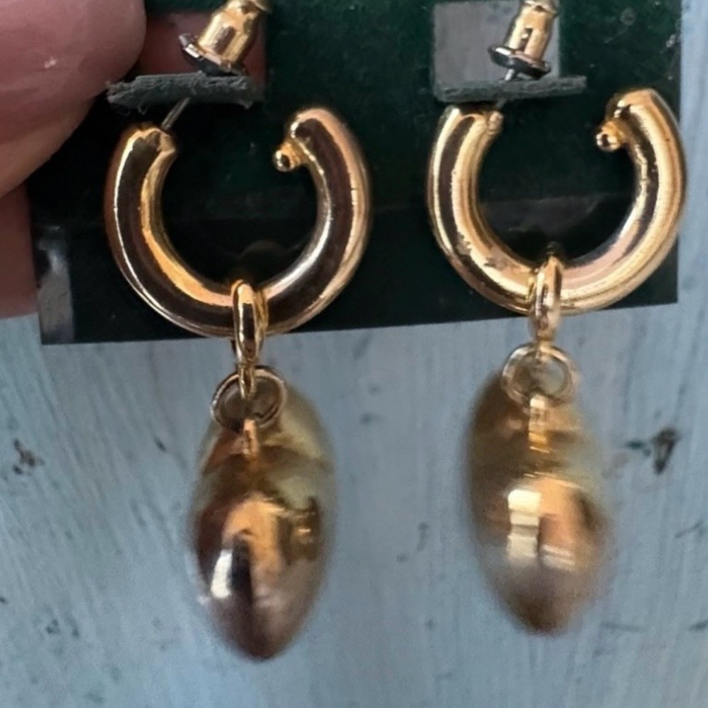 Gold Puffy Heart Vintage Dangle Pierced Earrings - Picture 4 of 7